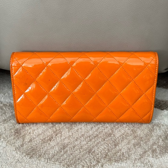CHANEL BRIGHT ORANGE DIAMOND STITCH PATENT LEATHER LONG WALLET WITH BOX - Picture 5 of 16